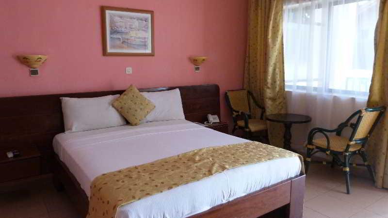Riviera Taouyah Hotel Конакри Экстерьер фото